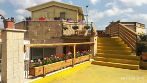 Garden on TOP of the WORLD צימר על גג העולם